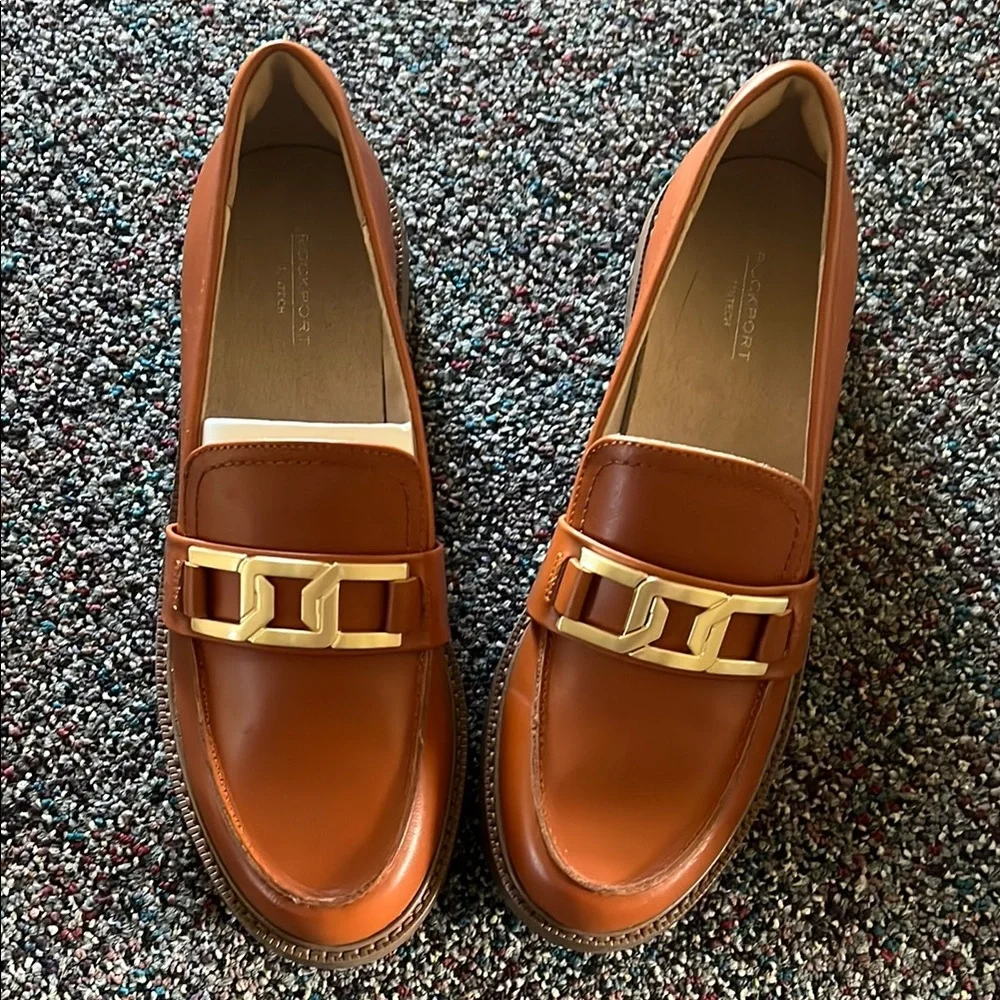 Rockport Tan and Gold Loafers with Elegant Design - Picture 3 of 5